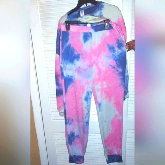 Super cute tie-dyed 2pc crop sweats suit set - Picture 4 of 12